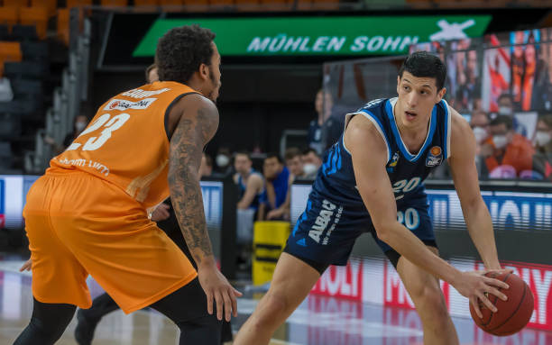 位荷兰后卫 位荷兰后卫