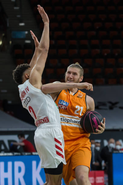 上将更具前 上将更具前